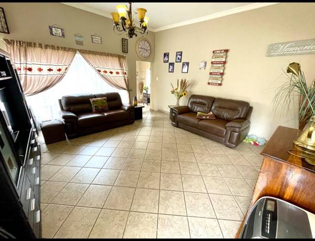 4 BEDROOM HOUSE FOR SALE IN NOORDHEUWEL